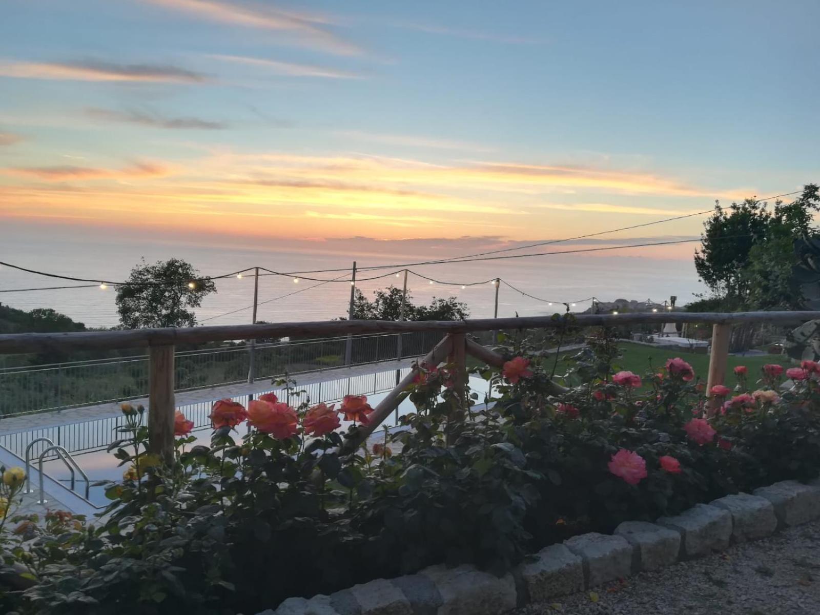 Borgo Rosso Di Sera Resort San Lucido Dış mekan fotoğraf